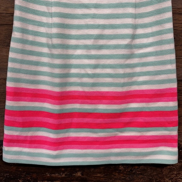 Lilly Pulitzer White and Green Sheath Dress with Bateau Neckline - Picture 13 of 13